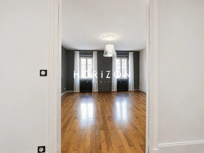 Mâcon: 4-Room Flat, 144 m²