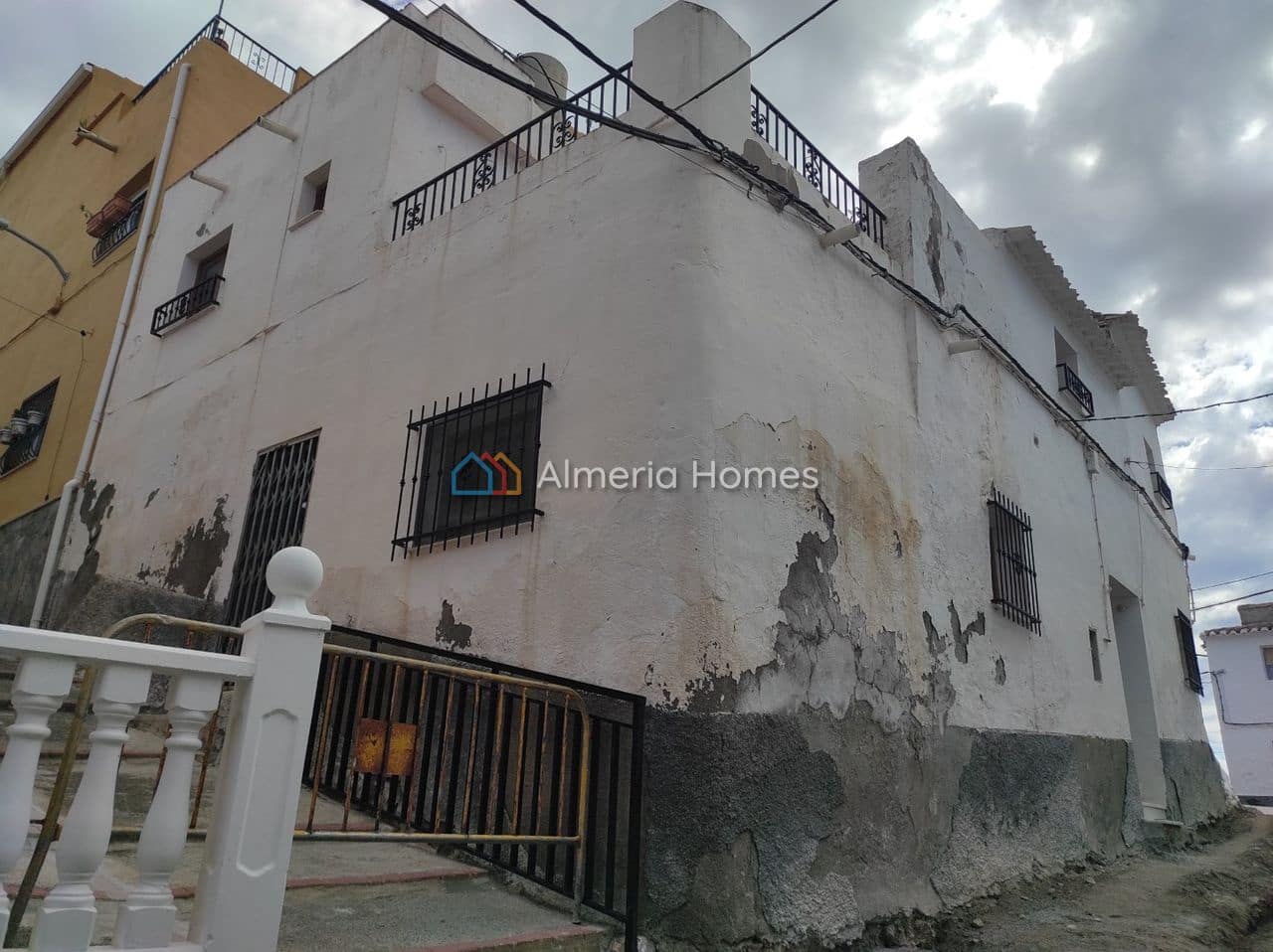 Townhouse for sale in Somontín, Almería