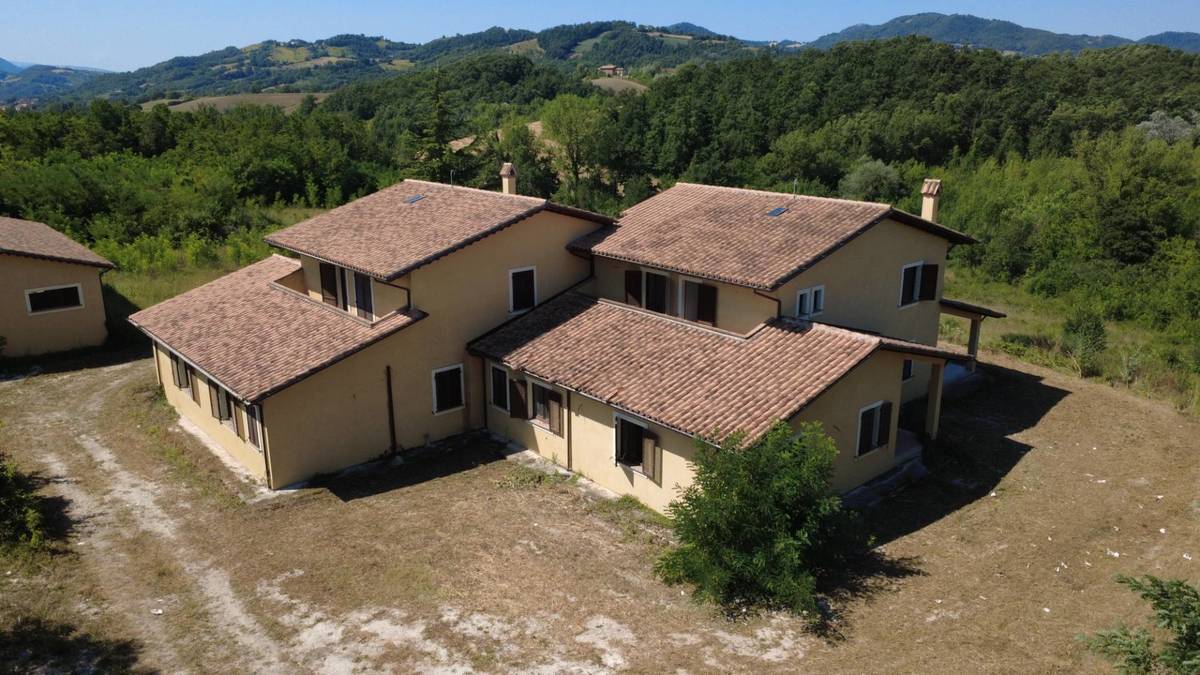 4 bedrooms villa, 500 m² Nocera Umbra, Perugia (province) photo 2