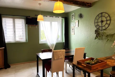 Well Kept Semi-Detached Village House with Garden photo 4