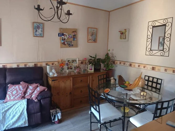 F4 House photo 2