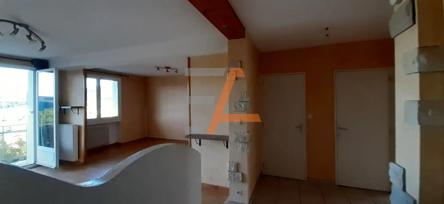 Apartment for sale in Firminy — 2 bedrooms, 62 m² photo 4