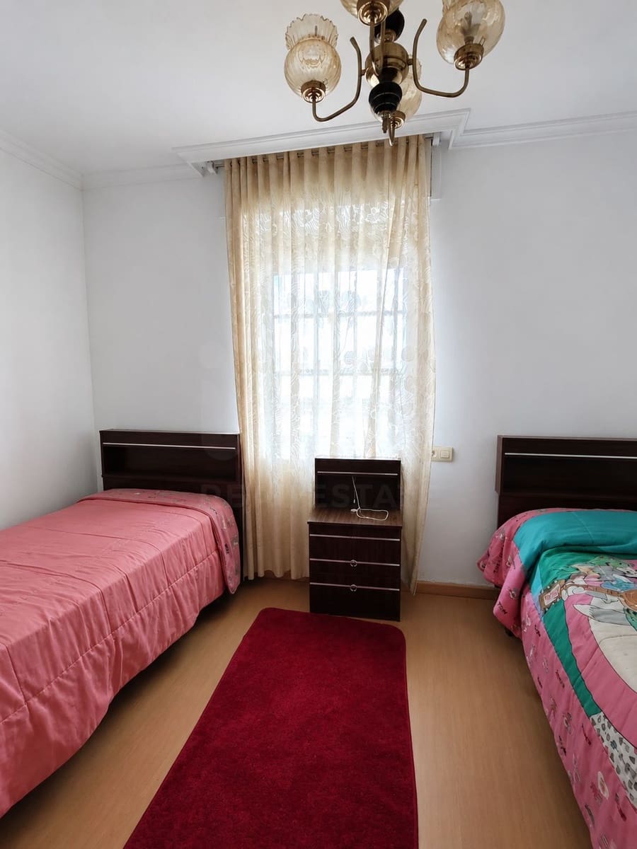 Townhouse for sale in San Cristóbal de la Polantera, León photo 3