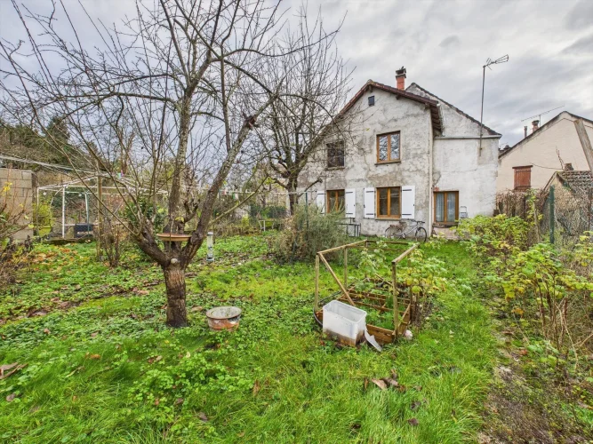 House in the Heart of Town