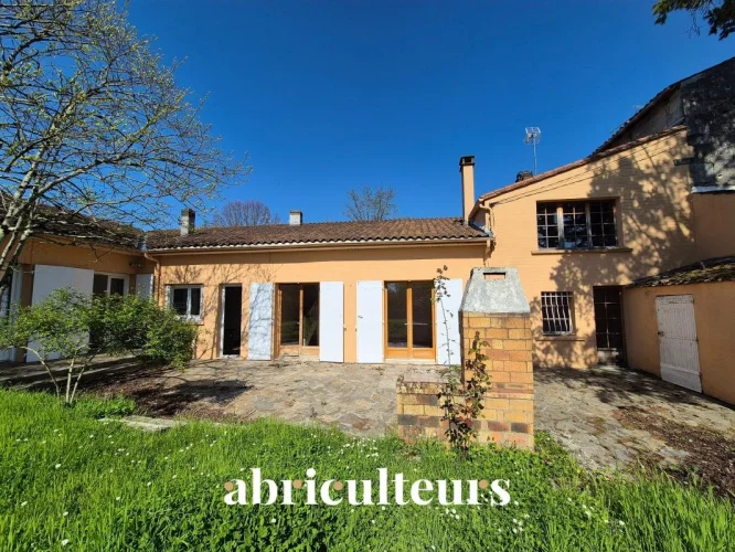 Family Home in a Quiet Neighborhood for Sale in Cognac (16100) photo 2