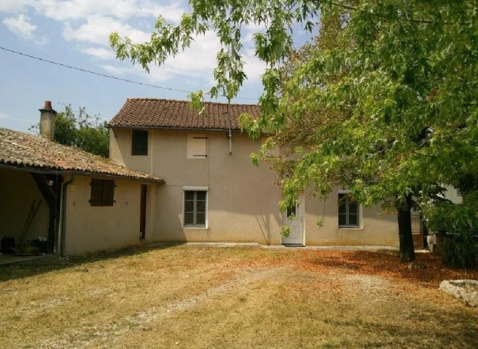 3 Bed House for Sale in Lezay
