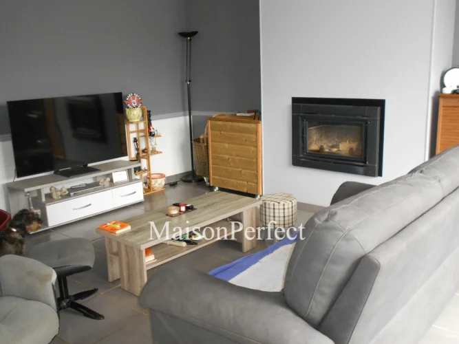 Highly Maintained 3 Bedroom Village House. Modern Kitchen Fitments in this Comfortable Home. Attached Private Garden, Pa… photo 5