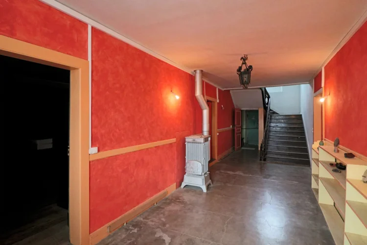 Large Character House of Approximately 580m² with 7 Bedrooms photo 2
