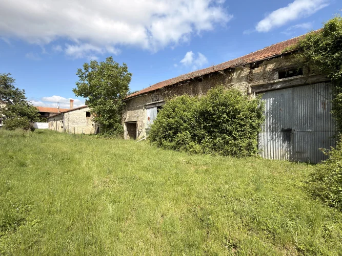 Two Properties for the Price of One – Great Investment Opportunity with Outbuildings and Large Garden photo 2
