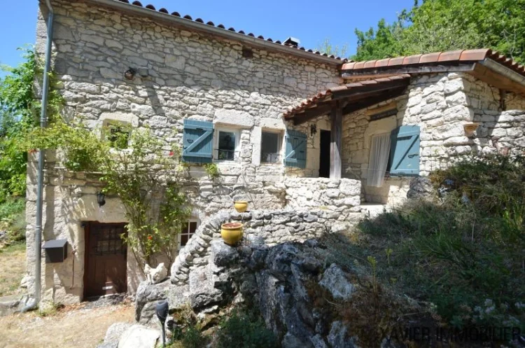 Charming Stone House Located at the End of a Small Hamlet.