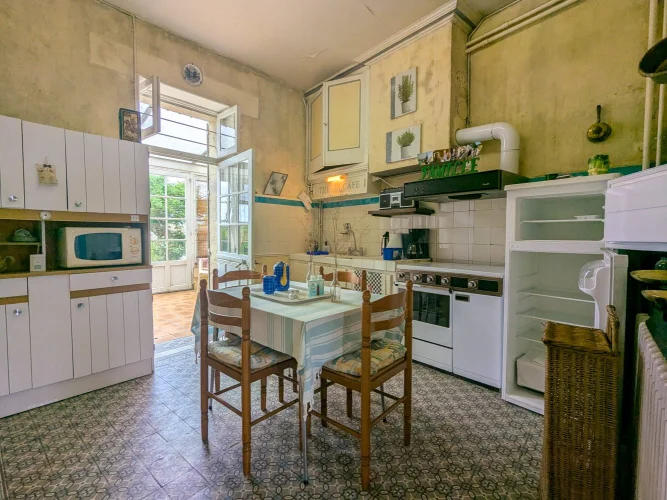 House in Town Center, Veranda, Garden, Outbuilding, Cellar with Well photo 5