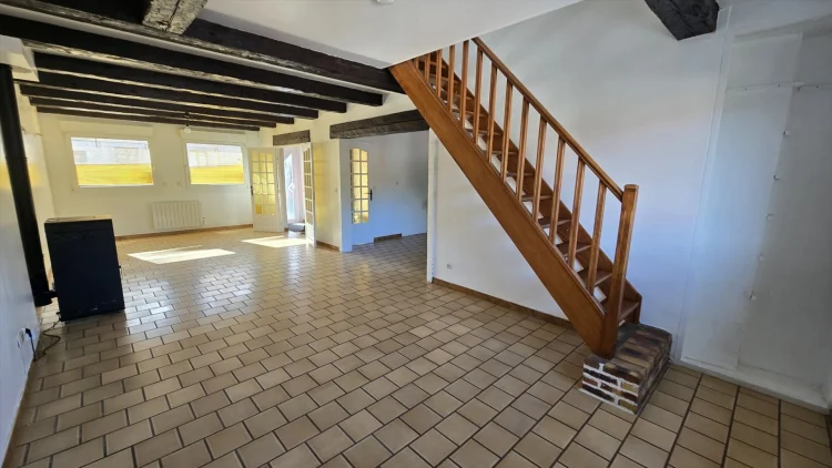 Ref 4026 - Very Bright, Spacious House in Town Center with Garage! photo 2