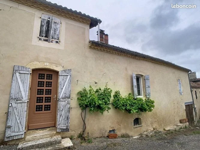 Stone House of 133 m² in the Gers Village, Bright and in Good Condition