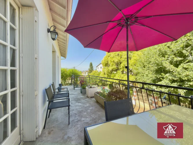 House with Large Garage, Terraces and Garden. photo 3