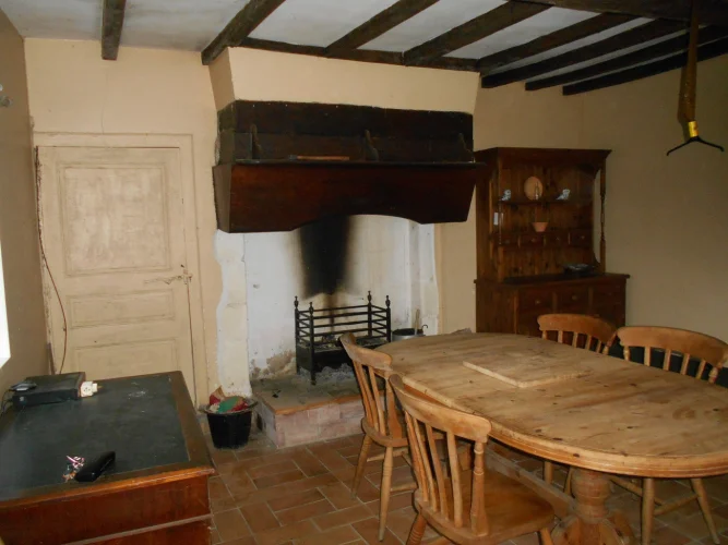 Excellent Value - Exclusive - Very Pretty Stone Cottage to Finish Renovating with Attached Level Garden. Compliant Foss… photo 2