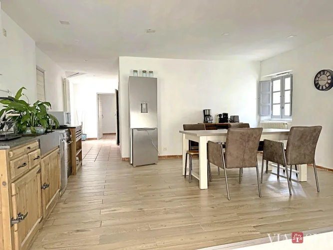 Charming Apartment in the Historic Heart of the City - 3 Rooms - 119m² - Top Floor of a 16th-Century Private Mansion photo 4