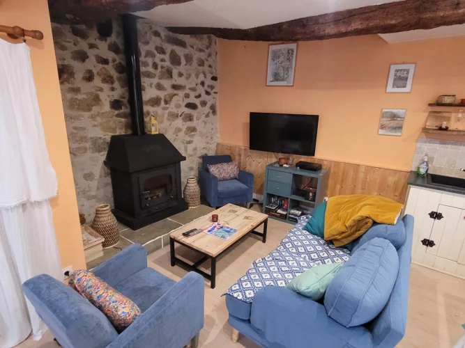 Super Cute Village House with 60 M2 of Living Space in a Lively Village by the River. photo 4