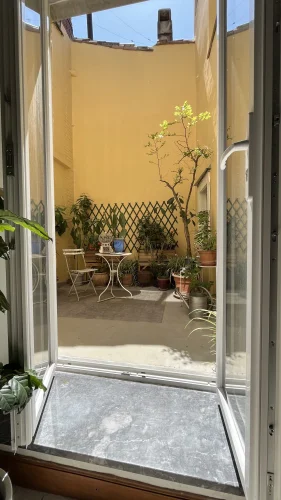 Charming Bourgeois Apartment with Patio and Lift in the Heart of Carcassonne photo 2