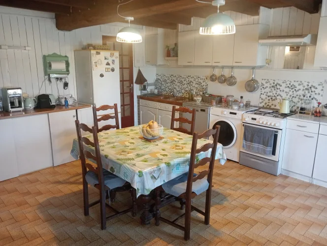 Spacious Character House photo 5