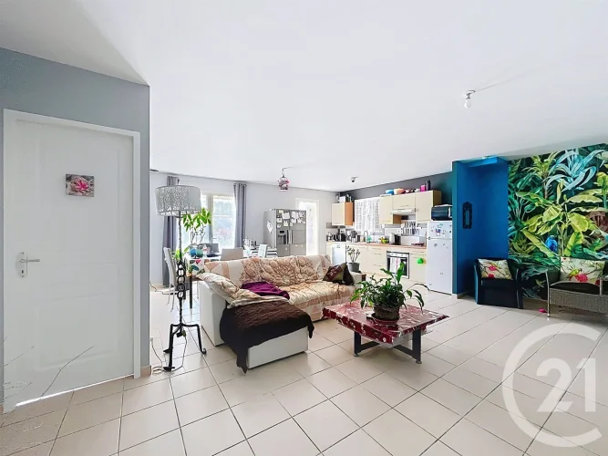 For Sale Saint Chinian: Rented House: in a Village with Authentic Charm, Discover this photo 2