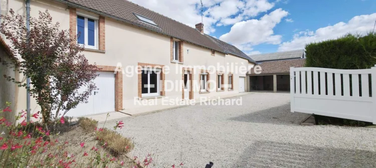 For Sale - Exclusive to Idimmo: Farmhouse 149 m² (45340