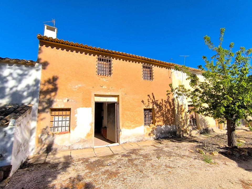 Country house in Yecla, Murcia province