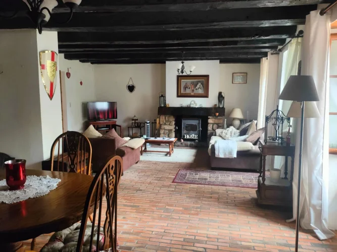 Charming House in Saint-Mathieu, 160 m², 3 Bedrooms photo 3