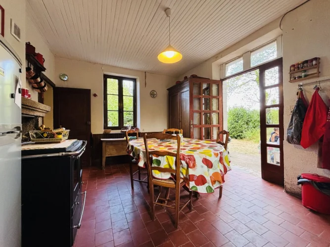 2 Bed House for Sale in Saint-Marien photo 2