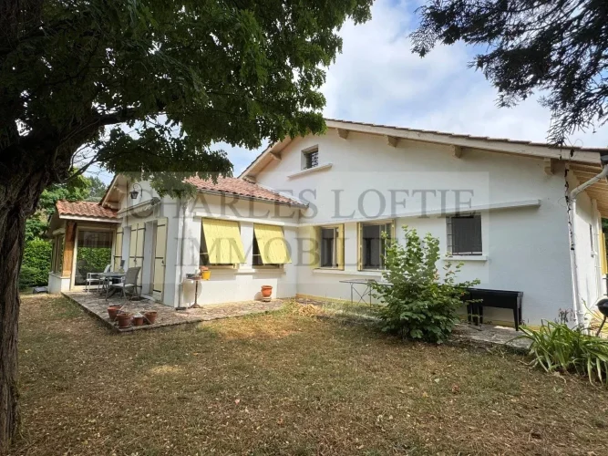 Single-Story House with 3 Bedrooms in Fumel photo 2
