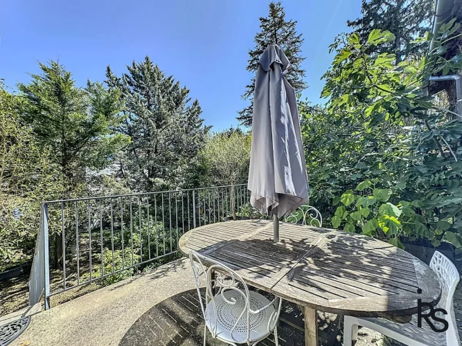 A Magnificent 260 m² Master's House with a Terrace and Adjacent Enclosed Garden photo 2