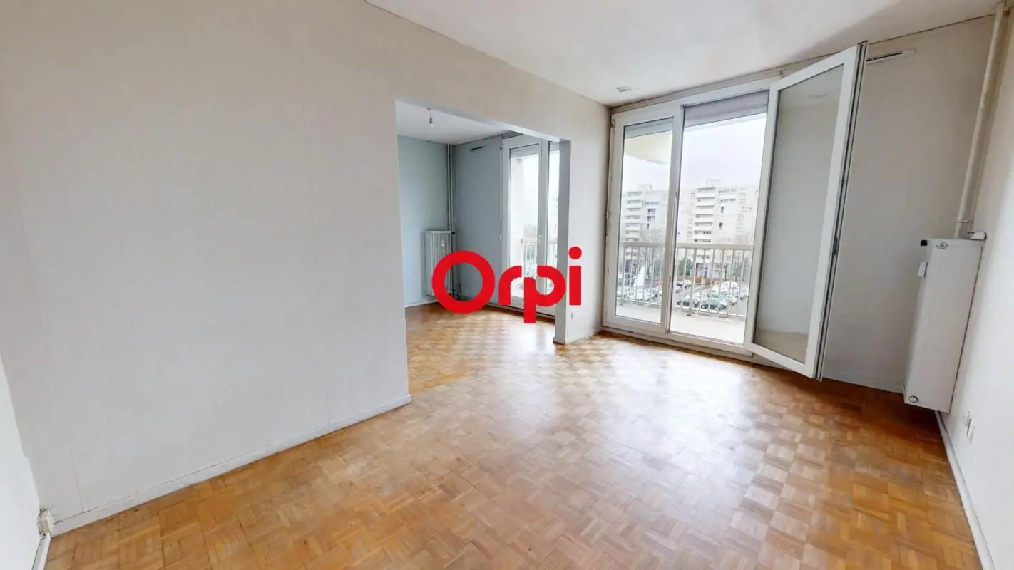 Apartment for sale in Vaulx En Velin — 2 bedrooms, 67 m²