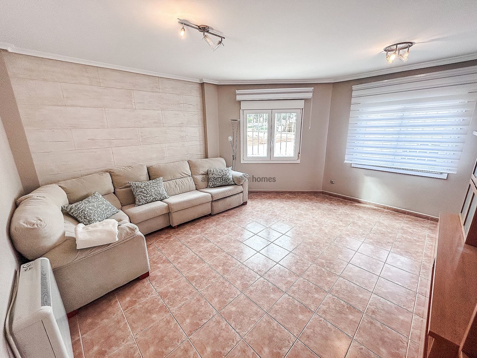 Townhouse for sale in Pinoso, Alicante photo 4
