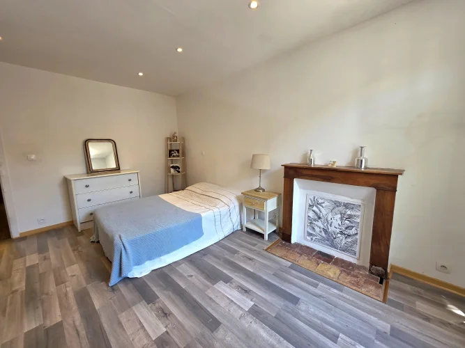Charming Townhouse with Courtyard in the Heart of Eymet photo 5
