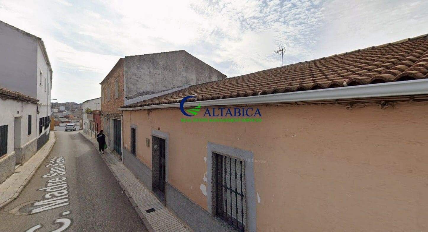 Villa for sale in Linares, Jaén