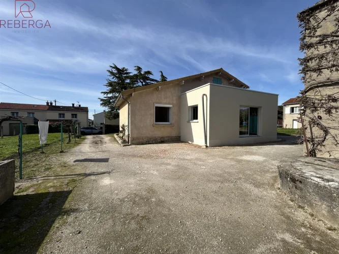 House to Renovate, Desirable Location. photo 2