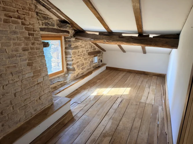 House to Finish Renovating in Tranquil Location photo 4