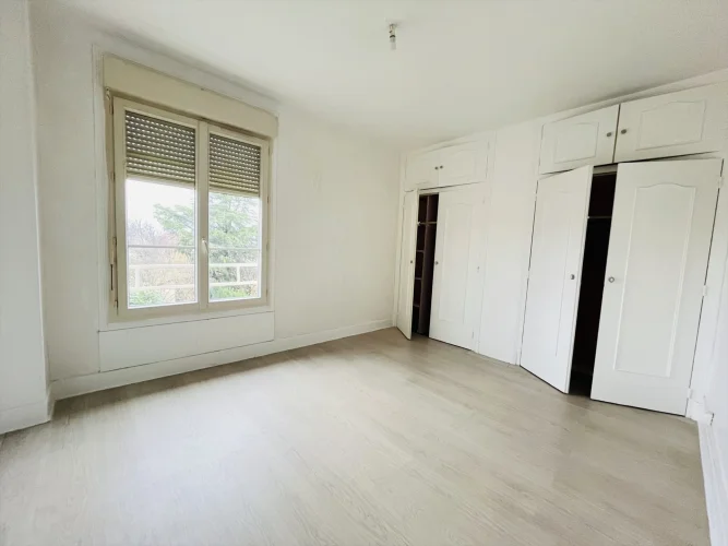 Beautiful 3-Bedroom Flat with Garden and Private Parking photo 3