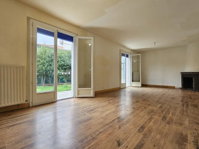 Town House with Garden and Garage photo 2