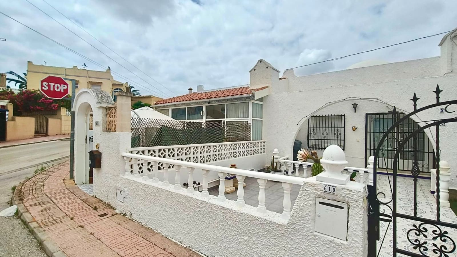 Semi-detached Villa for sale in Villamartin, Orihuela, Alicante