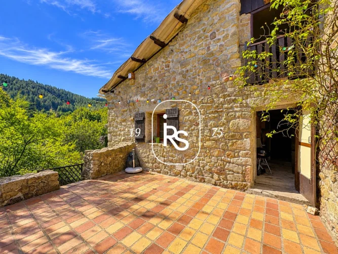Authentic Stone House in a Hamlet of 154 m² to Finish Renovating with 650 m² of Land photo 4