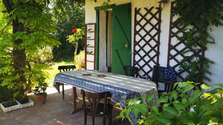 Old Farm Renovated on 1.25 ha of Land