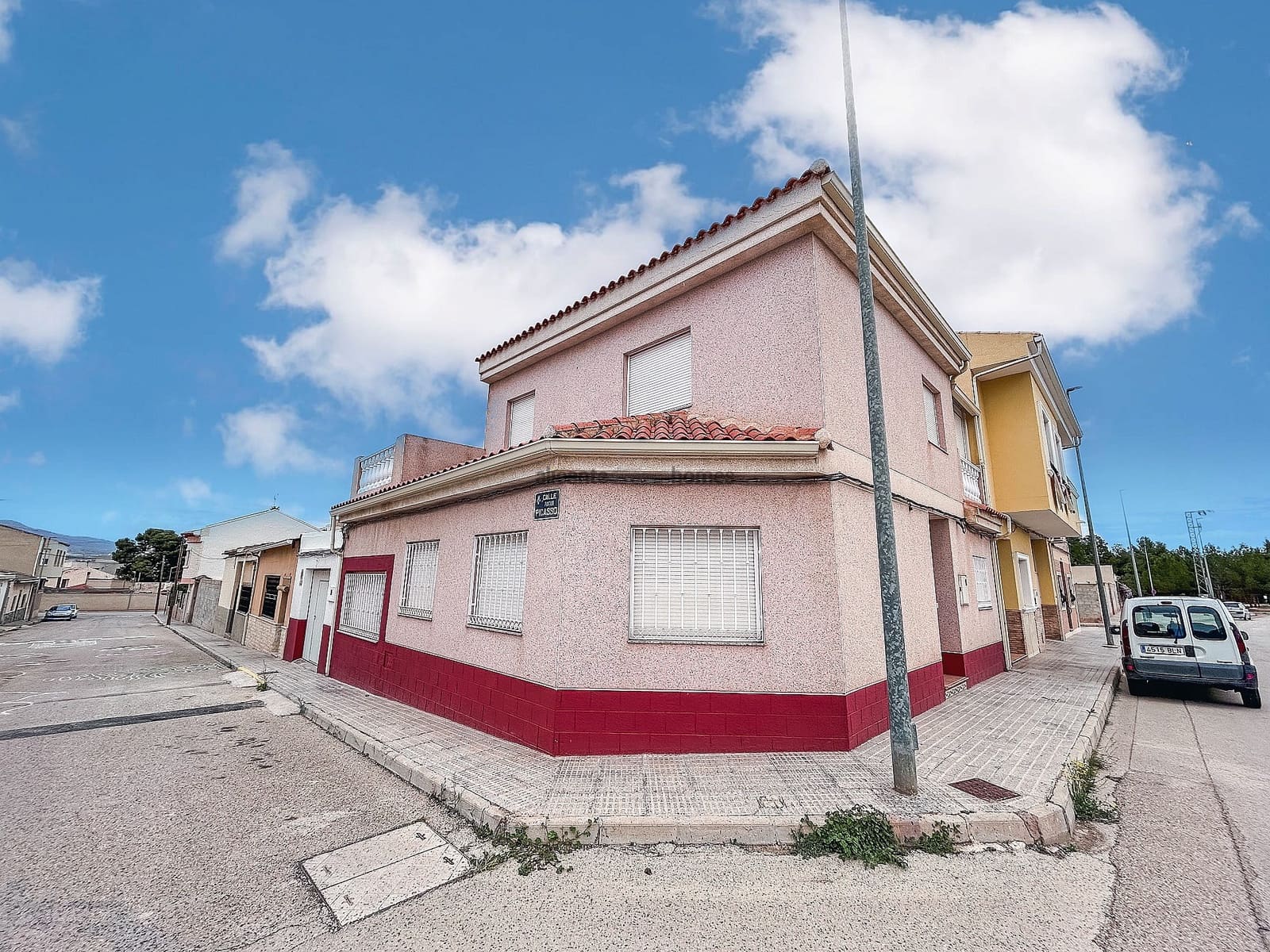 Townhouse for sale in Pinoso, Alicante photo 2