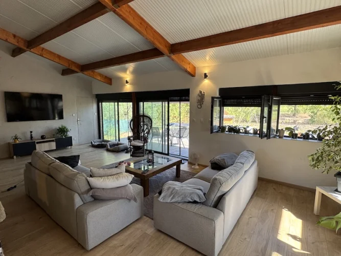 Detached house with land and lake photo 3