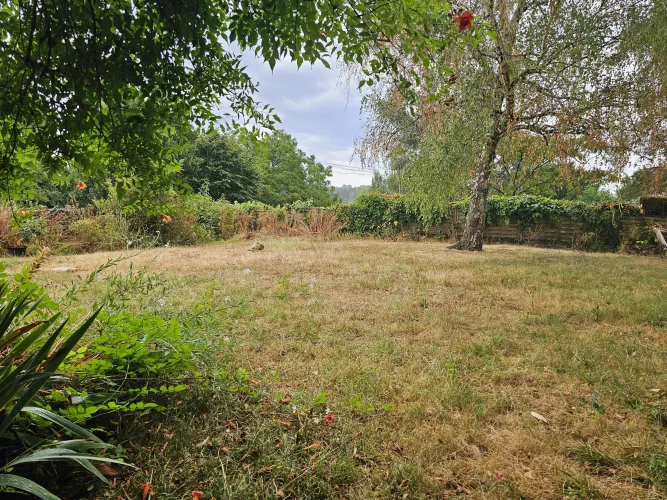 Detached Hamlet Home with Attached Barn and Excellent Potential photo 2