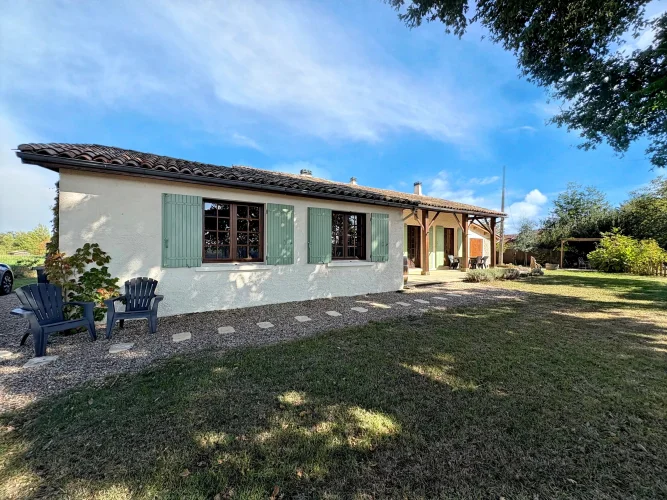 Single-Storey 4 Bedroom House in a Beautiful Setting