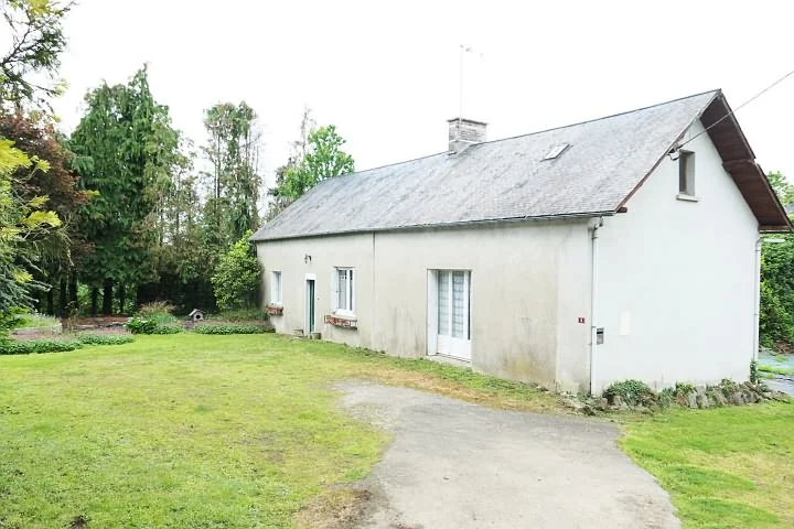 Detached Stone/Breezeblock and Slate Property(78 sqm), Lies in the Countryside, in the Area of Le