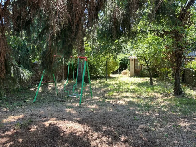 4 Bed House for Sale in Montgaillard photo 2