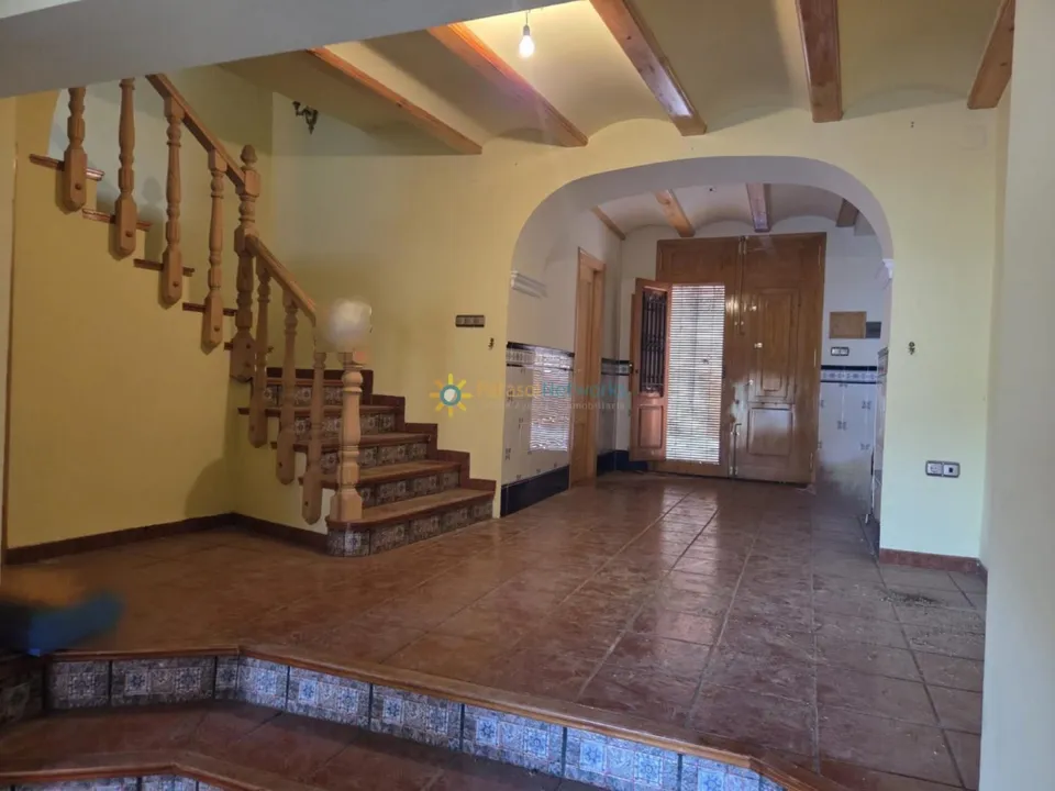 Parasol Networks Estate Agents/Inmobiliaria 
