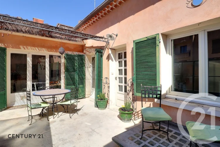 Mediterranean Ambiance on a 30 m² Terrace in Carpentras photo 5