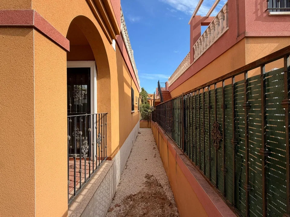Villa in Torrevieja, Alicante province photo 4